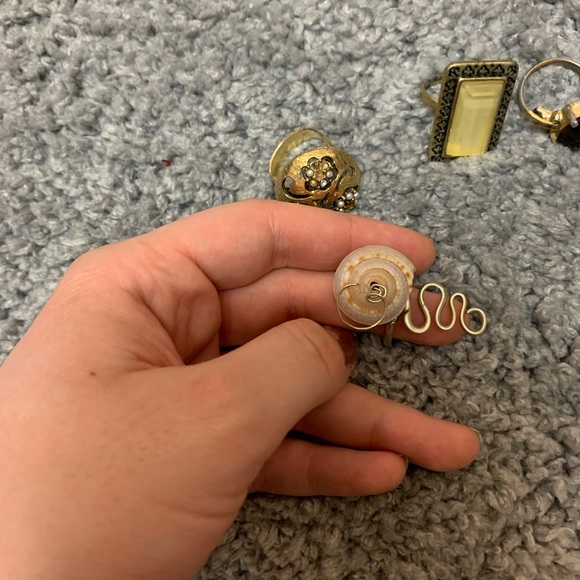 Assorted rings - Picture 2 of 8